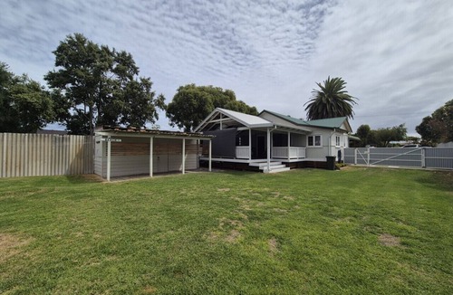 Esperance House | Dempster House Esperance