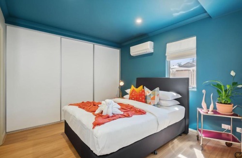 Bassendean Apartment | Designer Stay with Courtyard Bassendean near Swan Valley