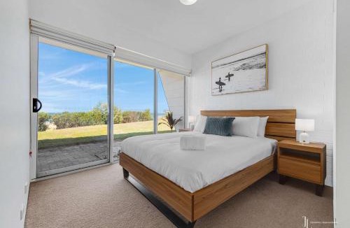 Malua Bay Apartment | Direct Beachfront Townhouse