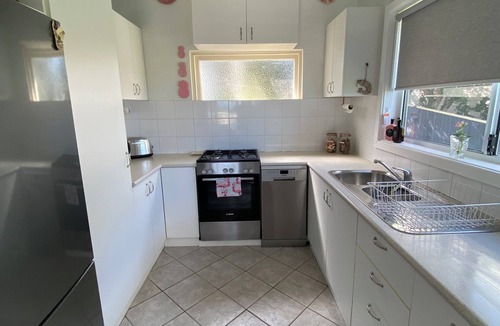 Lake Heights House | Dog friendly home with spectacular views of Lake Illawarra