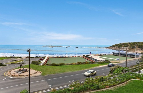 Port Elliot Apartment | Dolphins 7: 'A View To Remember' with Breathtaking Horseshoe Bay Views