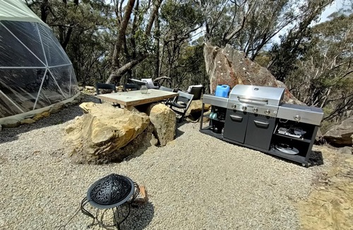 Mount Victoria Apartment | Dome Solar Studio Escape Set in native forest high in the Blue Mountains. Enjoy