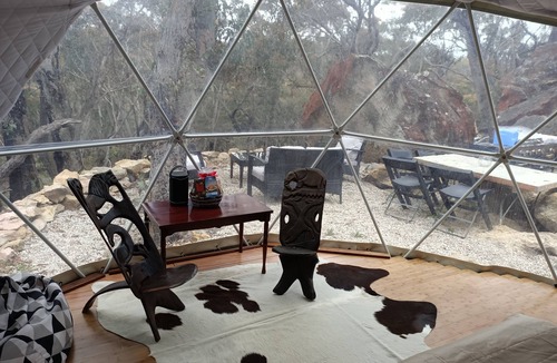 Mount Victoria Apartment | Dome Solar Studio Escape Set in native forest high in the Blue Mountains. Enjoy
