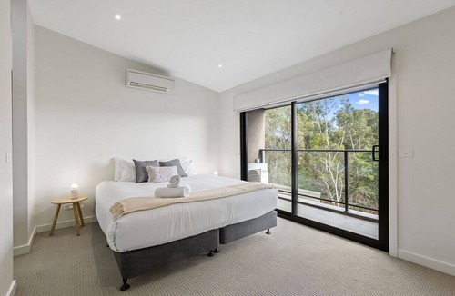 Chadstone House | Domi Rentals - The Atkinson Home