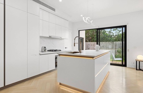 Cheltenham House | Domi Rentals - The Cheltenham Southland House