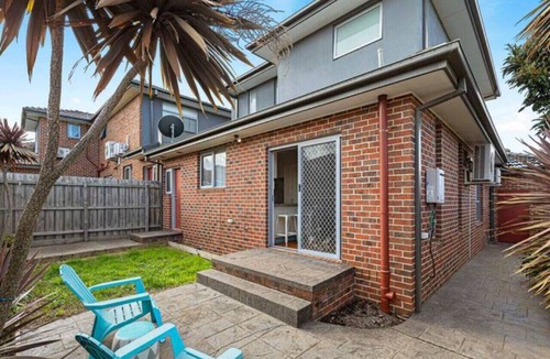 Clayton House | Domi Rentals - The Lona Townhouse