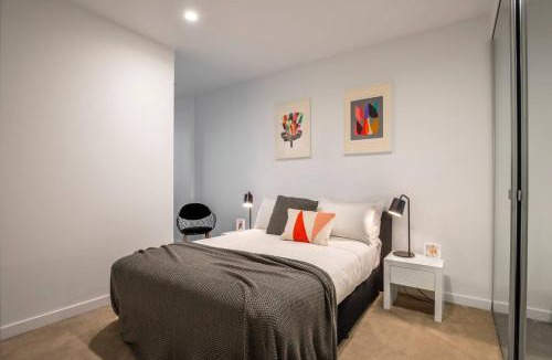 Doncaster Apartment | Doncaster Nook - Cosy Comfort with Heated Pool