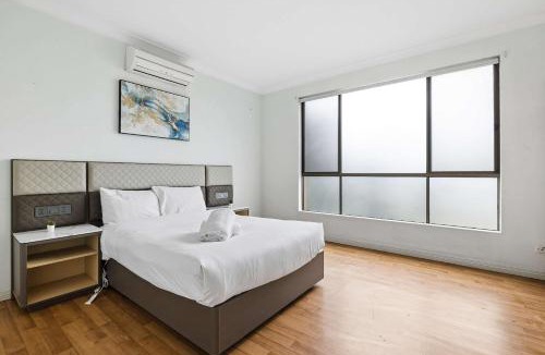 Greystanes House | Double Bed - Quiet Greystanes Stay Near M4 with Shared Bathrooms and Amenities