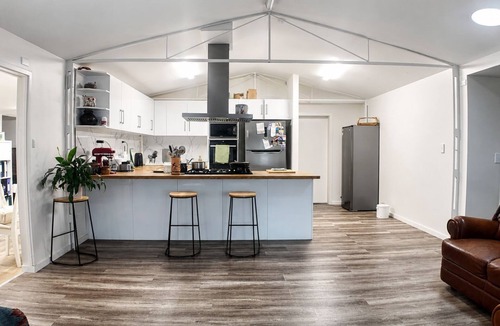 Woodchester House | Double Room B | Woody House By QCA
