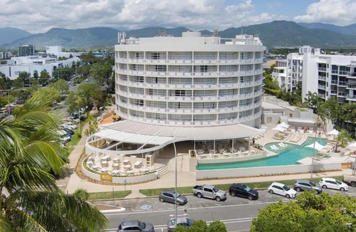 Cairns Central Business District Hotel | DoubleTree by Hilton Cairns