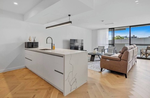 Hobart Central Business District Apartment | Downtown at The Elliott Modern City Style