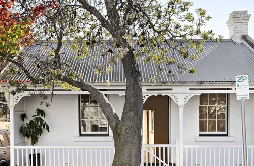 South Melbourne House | Draper Garden Cottage with Parking
