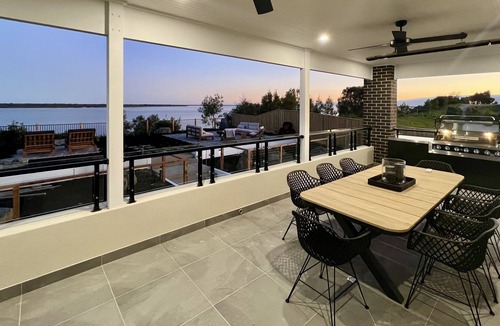 Metung House | Dream Views, Large Waterfront Oasis in Kings Cove Estate Metung