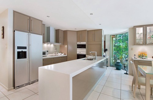 Fingal Head House | Dreamtime Escape - 6 bedroom luxury holiday home on Dreamtime Beach Fingal with Wi-Fi Inc.