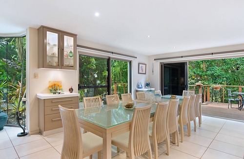 Fingal Head House | Dreamtime Escape - 6 bedroom luxury holiday home on Dreamtime Beach Fingal with Wi-Fi Inc.