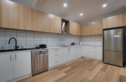 Adelaide Central Business District Hotel | Dreamy Stays Accommodation - Private Rooms with Shared Bathrooms