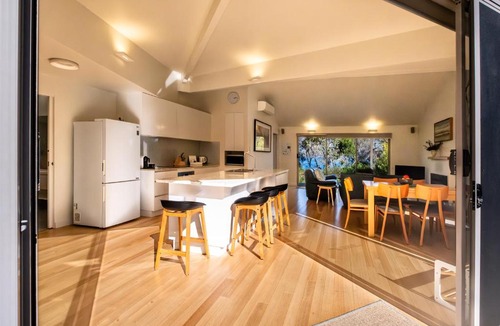 Coles Bay House | Driftwood
