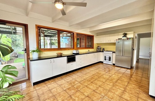 Dromana House | DROMANA NIRVANA - 4 bedroom, 2 outdoor entertaining decks plus huge fire pit.
