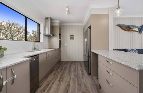 Banksia Beach House | Dunebean Fairway Retreat