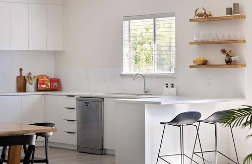 Eagle Bay House | Eagle Bay Summerhaus - 100m from beach