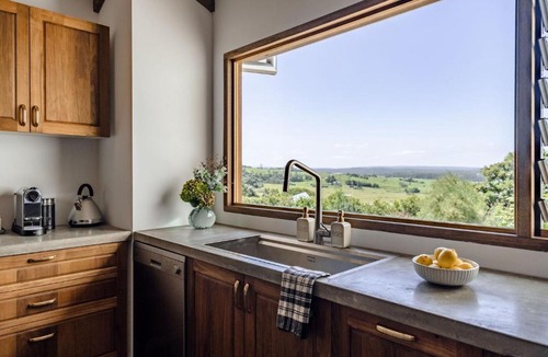 Milton House | Eagles Nest Milton - Stay 3, Pay 2