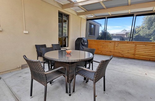 Eagle Point House | Easy access to the Gippsland Lakes and walking tracks
