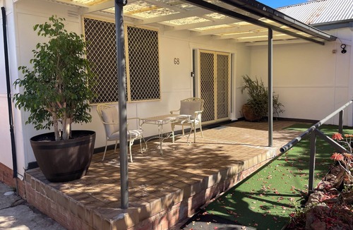 Forest Hill House | Easy wagga stopover-Spacious and comfortable.