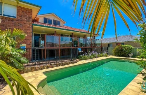 Caves Beach House | Ebbtide at Caves- Private pool - minutes to beach