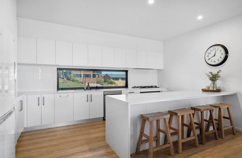 Woolgoolga House | Echoes At Woolgoolga - Luxury Home, Pet Friendly, Walk to Cafes