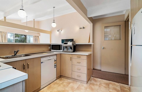 Falls Creek Apartment | Edelweiss Flat 2 Ski in Ski out Mountain Charm