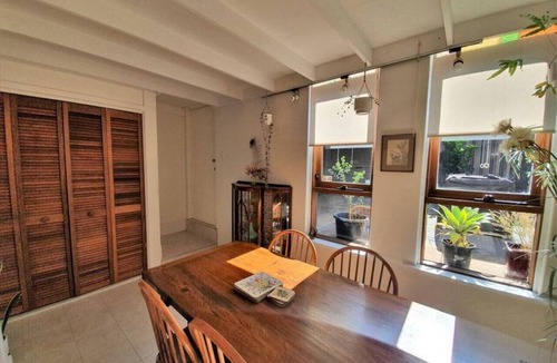 Wayville House | Eden - A Charming Leafy Escape near Dining & CBD