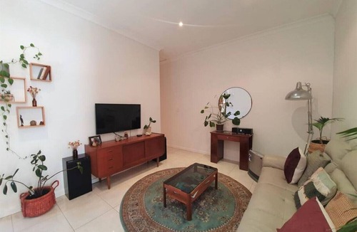 Wayville House | Eden - A Charming Leafy Escape near Dining & CBD