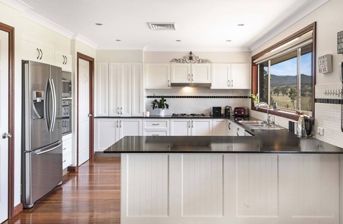Quorrobolong House | 'Edenview' - 6 Bedroom Peaceful Farm Stay on 5 Acres/Family or Group Getaway