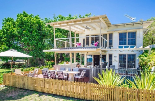 Picnic Bay House | EEAST on Picnic
