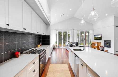 East Toowoomba House | Effortless Elegance & Charm!