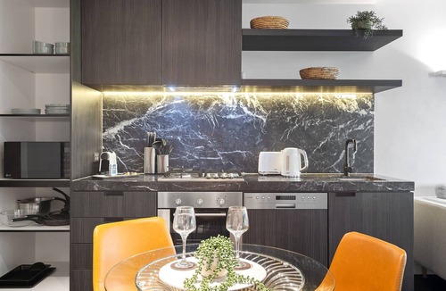 North Melbourne Apartment | Elegant 1-Bed Apartment with Premium Amenities