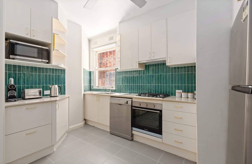 Rose Bay Apartment | Elegant Art Deco 2BR Apartment in Prime Rose Bay