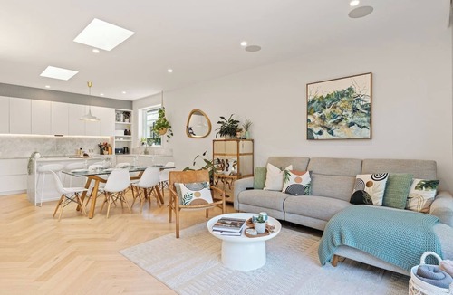 Crows Nest House | Elegant Family Home with Garden Oasis