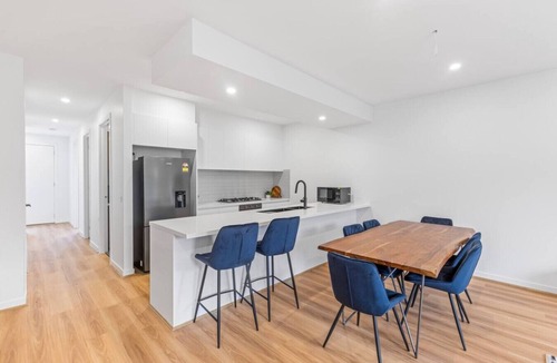 Highton House | `Elegant Home in Highton near City`