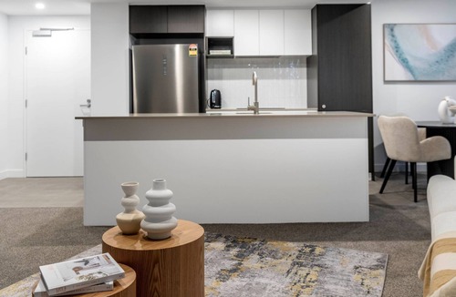 Phillip Apartment | Elegant Retreat with Pool, Gym & Cinema in ACT