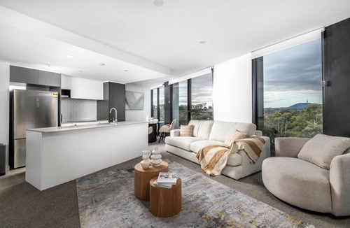 Phillip Apartment | Elegant Retreat with Pool, Gym & Cinema in ACT