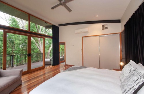 Moama House | Elements - Echuca Holiday Homes