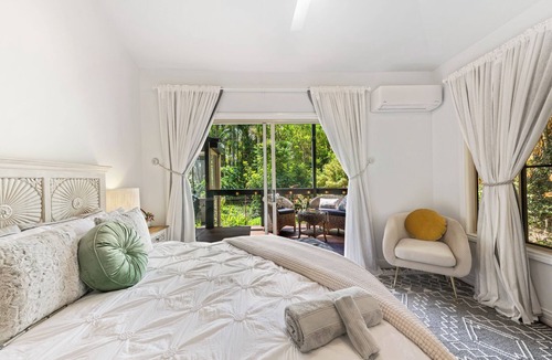 Montville House | Elevata Villa Retreat Montville with Magnesium Spa, Wood Fire, Privacy in Nature