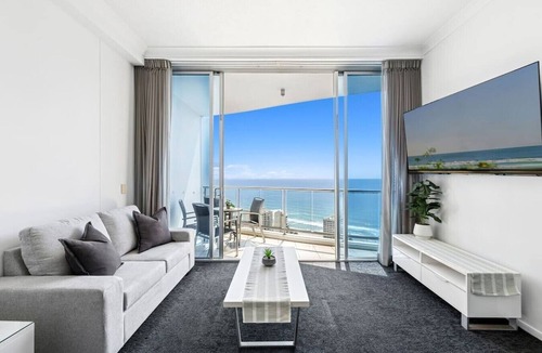 Surfers Paradise Apartment | Elevated Escape – 38 Floors Above the Ordinary