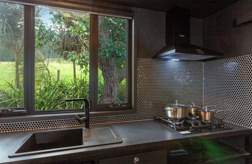 Apollo Bay Cabin | ELLA B - caravan park location