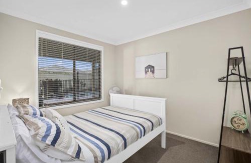 Emerald Beach Apartment | Emerald Hub 1