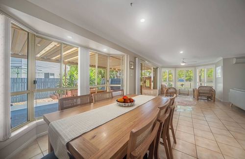 Callala Beach House | Enchanted Sands – Spacious Family Home steps from Callala Beach & Park