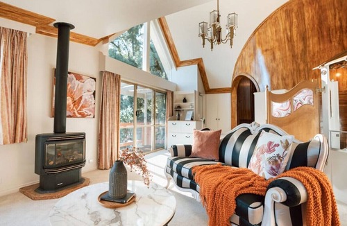 Olinda Apartment | Enchanted Spa Hideaway with Serene Views: Romantic Nature Escape for Couples