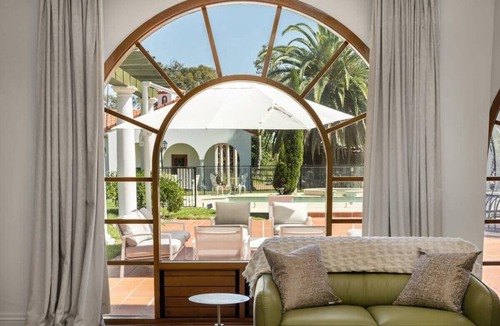 Black Hill House | Endless Summer Estate - Family Entertainer