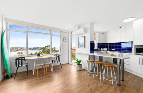 Bondi Apartment | Endless Views by Sydney Dreams + Parking